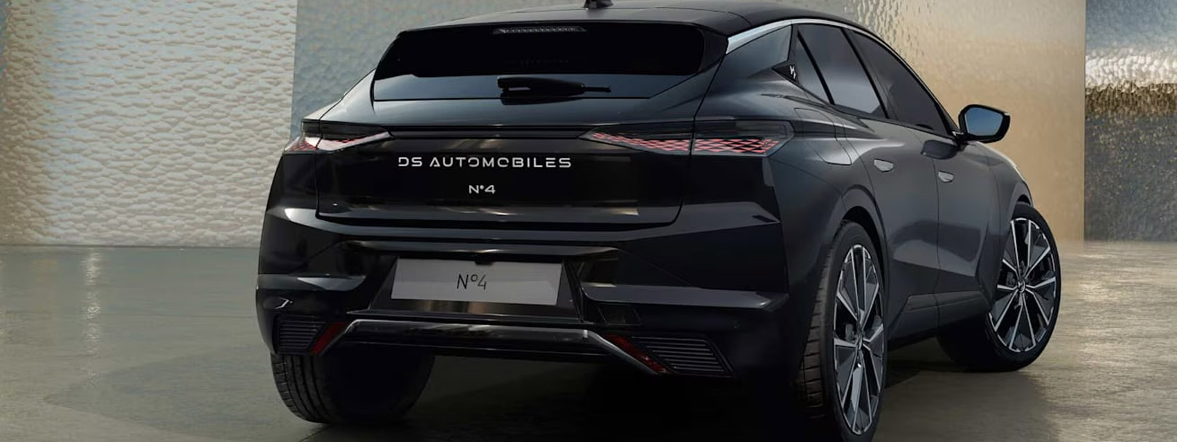 DS-N4-Showroom-back-black.jpg